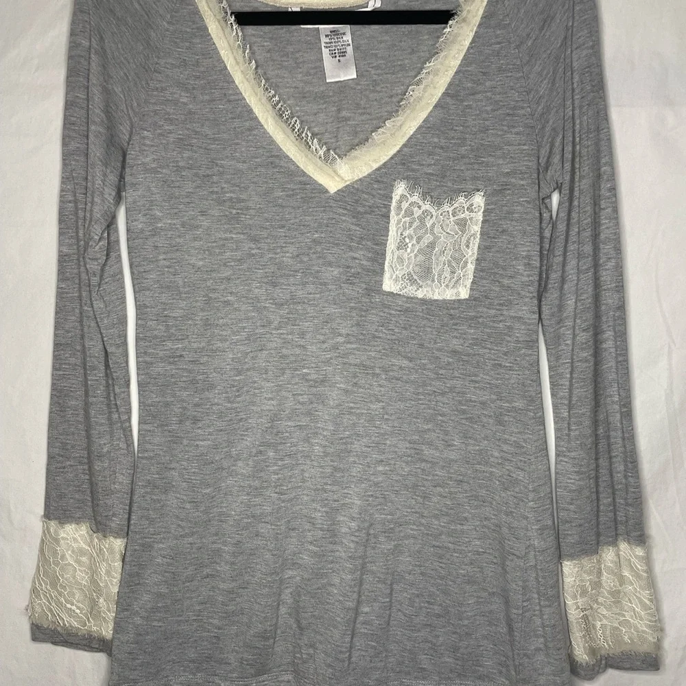 DVF VNeck Long Sleeve Top Gray + Ivory Lace Trim S - Picture 2 of 9
